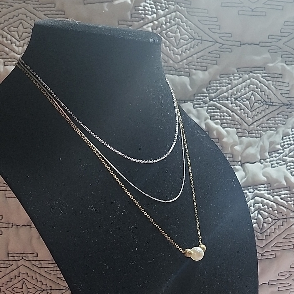 Elegant Silver and Gold Pearl Necklace